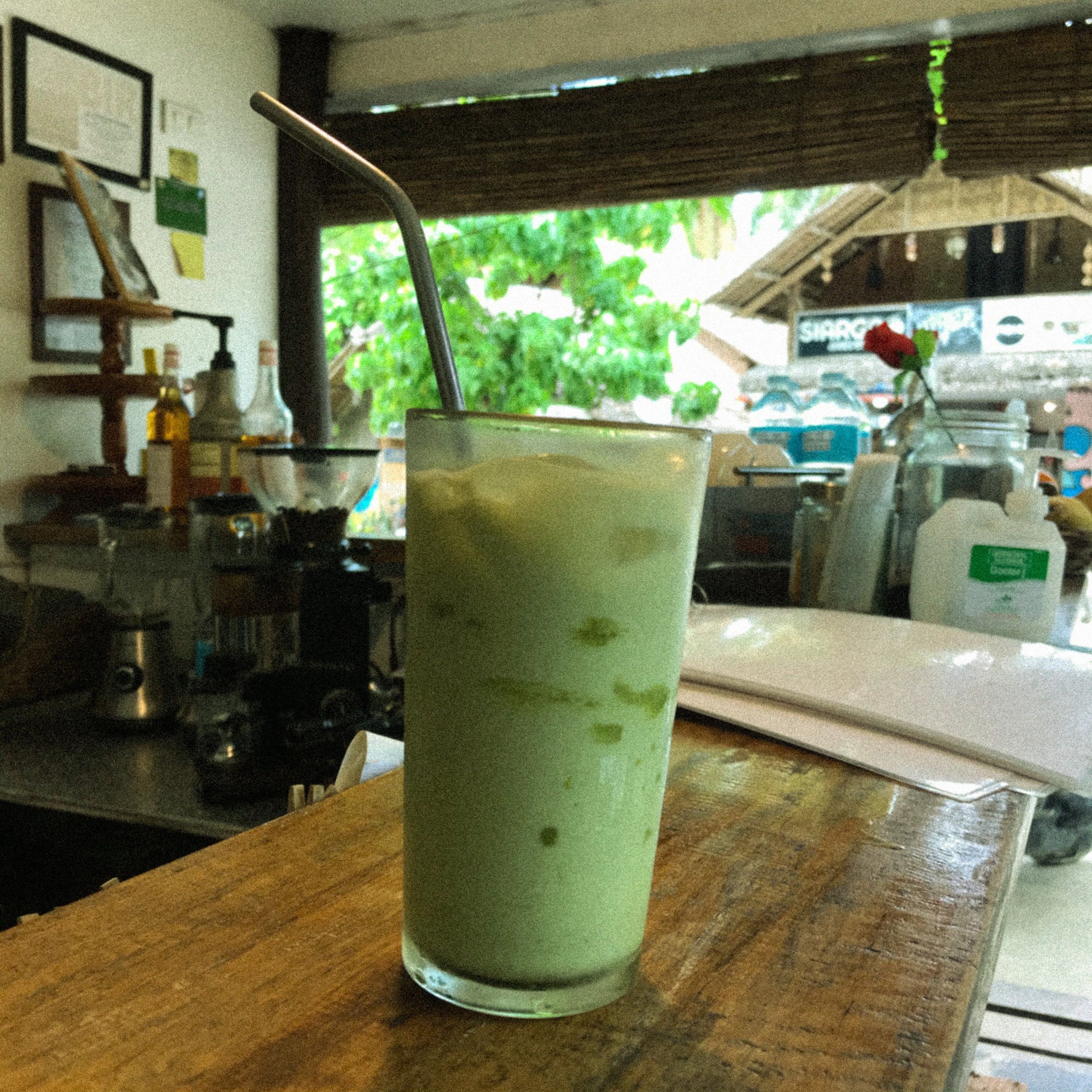 ICED MATCHA MILK TEA Peak and Valley